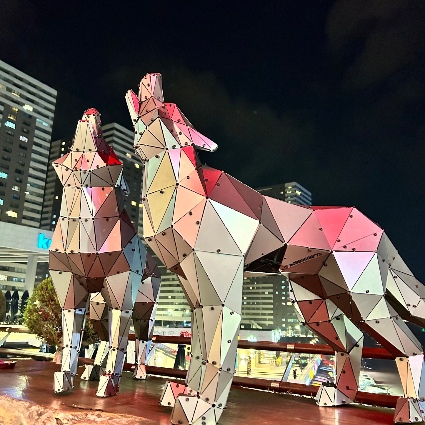 Wolf Metal Sculpture for Outdoor & Indoor & Garden